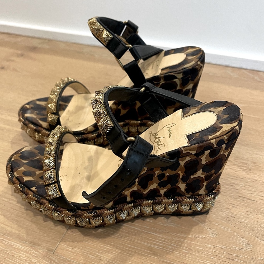 Louboutin stud sandals - Wedge